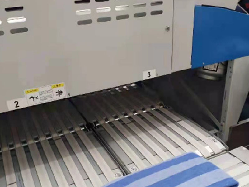 呼图壁巾类折叠机-01